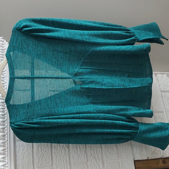 Women's Free People Killer Queen Green V-Neck Blouse Tee Size S - Picture 7 of 11